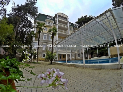 Отель, район приморского парка, Ялта