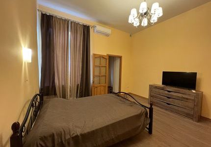 2комнатная квартира в центре Ялты